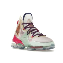 Nike LeBron 19 - Technologie de Refroidissement Actif